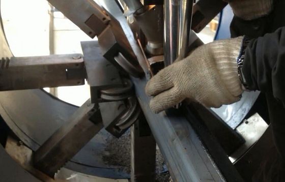 Larege 직경 램프 포스트 전등 기둥 닫 용접 기계 60 - 340mm, 16는 최대를 미터로 잽니다