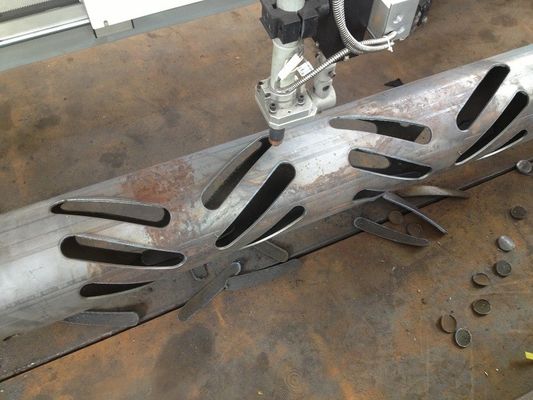 2500mm 라이트 폴 머신, CNC 플라즈마 라이트 폴 도어 절단 머신